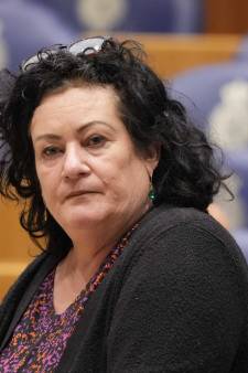 Snoeiharde reacties op ‘amateuristisch’ kabinet: ‘Leider van ons land gaat er als een haas vandoor’