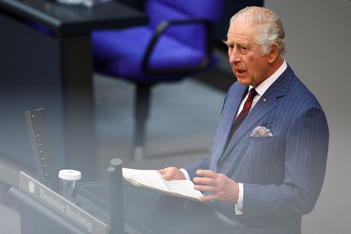 Vervagen Pretentieloos bijvoorbeeld Koning Charles spreekt parlement in het Duits toe: 'Russische invasie  bedreigt veiligheid Europa' | Royalty | AD.nl