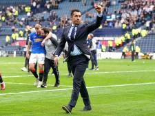 Van Bronckhorst trots na droomweek met Rangers: ‘Een van mijn mooiste momenten als trainer’