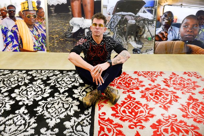 Willem Heerbaart, fotograaf uit Enschede. Hij legt het leven in Afrika vast. „Het gaat me niet alleen om die foto’s zelf, maar ook om wat eronder ligt: het levensgevoel van die Afrikanen, de vreugde en warmte die ze voor mijn gevoel uitdragen en die ik in Europa vaak zo mis.”