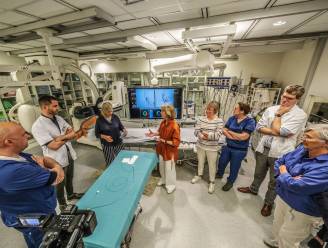 Minister Crevits bezoekt ‘stroke unit’ az groeninge, ziekenhuis op weg naar erkenning als centrum voor invasieve beroertezorg