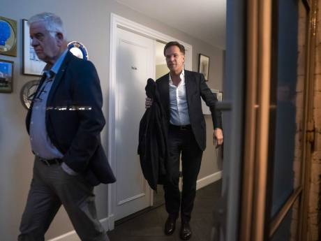 Ook Rutte in zijn vieze Saab krijgt het niet voor elkaar
