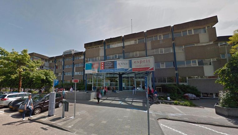 Het huidige gebouw van de Amsterdam International Community School. Beeld Google Street View