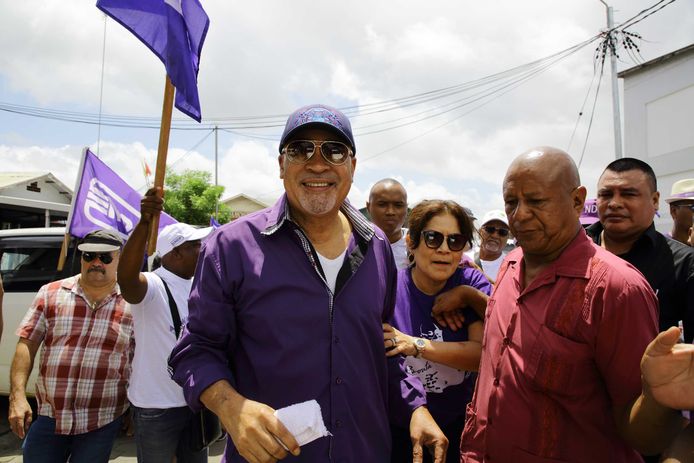 Desi Bouterse tijdens zijn laatste campagnetour in Paramaribo