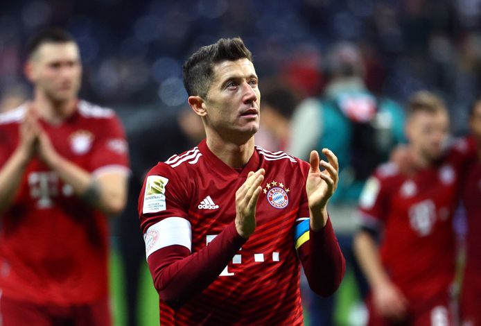 Robert Lewandowski met de blauw-gele aanvoerdersband.