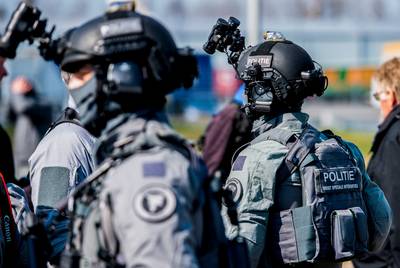 Spectaculaire inval in Arnhemse flat