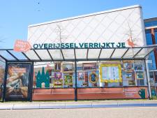 Bushokje in Zwolle tijdelijk omgetoverd tot mini-museum