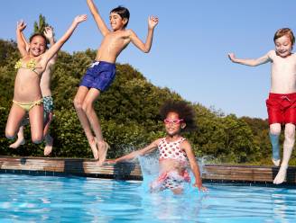 Ideaal vakantiemateriaal: ravotten aan het zwembad zonder uitschuiven