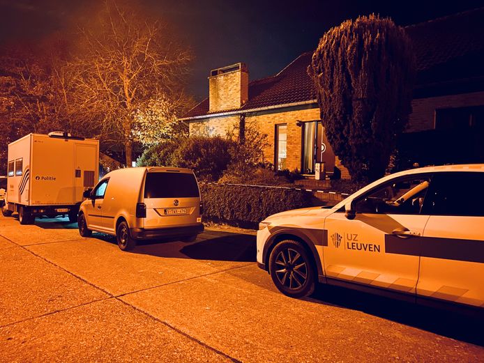 Het gerechtelijk labo en de wetsdokter zijn ter plaatse in Grote-Spouwen.