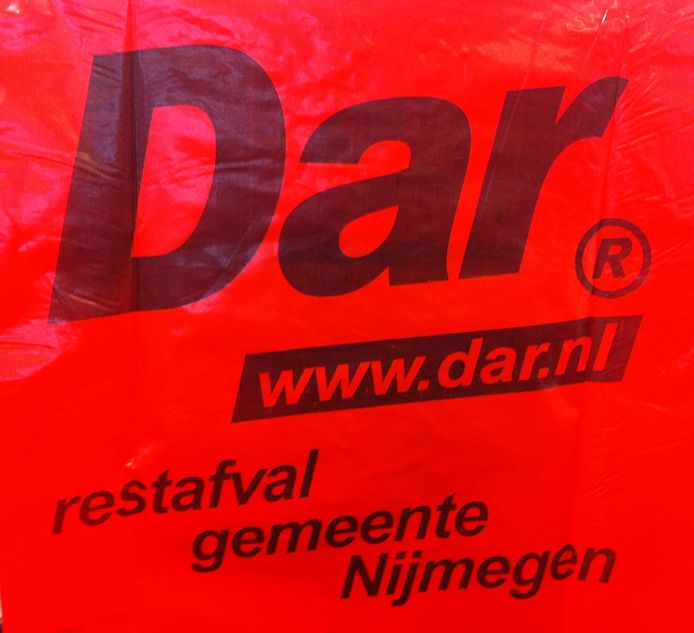 Nieuwe rode mini-afvalzak in | Nijmegen | gelderlander.nl