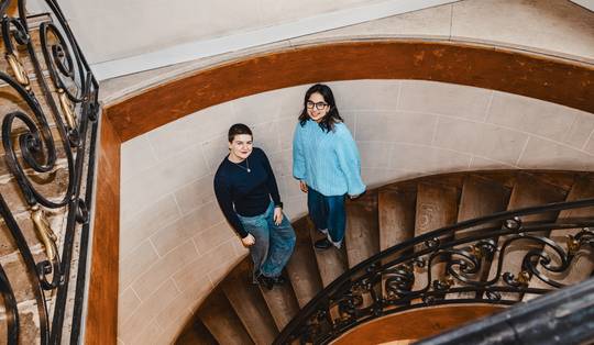 ‘Jij bent ook een ouder verloren? High five!’: Sophia (23) en Marian (22) vonden elkaar in verlies en humor