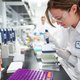Opinie: Dat het nieuwe medicijn voor Alzheimer is goedgekeurd heeft meer te maken met wanhoop dan met wetenschap