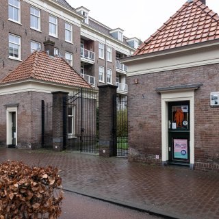 The Molukkenstraat gatehouses will remain for the neighborhood: ‘Something is always happening here’