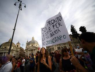 Italianen protesteren tegen strengere coronamaatregelen