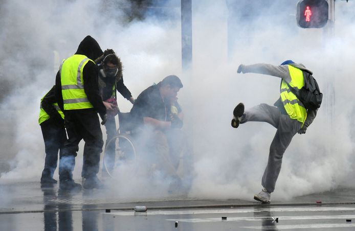 Al maanden gaan in Frankrijk demonstranten in gele hesjes de straat op.