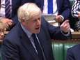 Premier Johnson raakt meerderheid kwijt na overstappen parlementslid