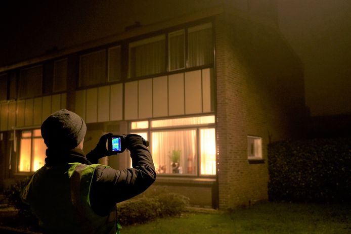 Warmtescan van woning om energielekken te ontdekken.
