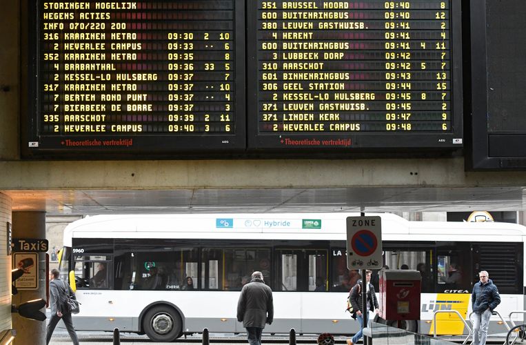 Chauffeurs De Vlaams-Brabant staken: slechts 20 procent bussen rijdt | Morgen