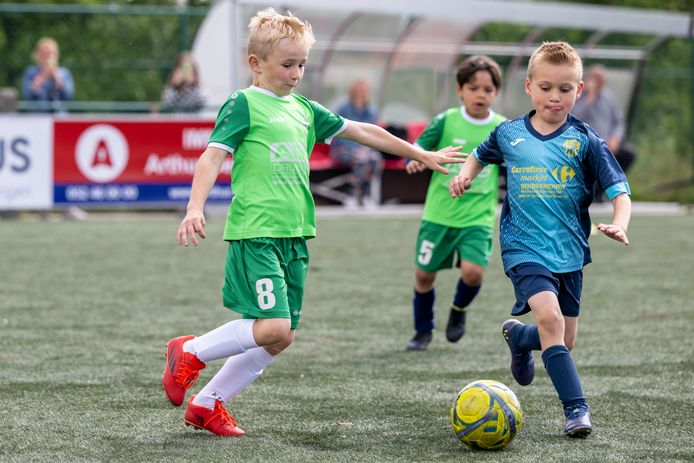 Voetbaltenue maken 2024