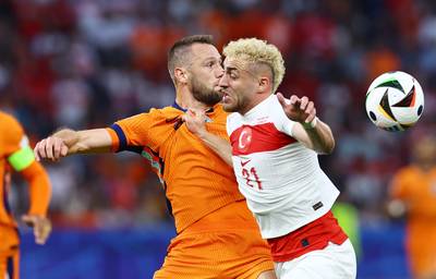 LIVE PAYS-BAS - TURQUIE: coup de tête rageur de De Vrij, les Oranje recollent (1-1)