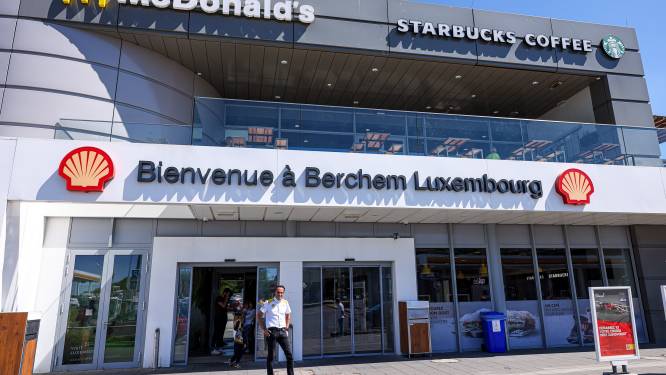 Een dagje op het grootste én properste tankstation ter wereld, ‘Aire de Berchem’: “Voor goedkope benzine moet je hier niet meer zijn, wel voor de toiletten en tabak”
