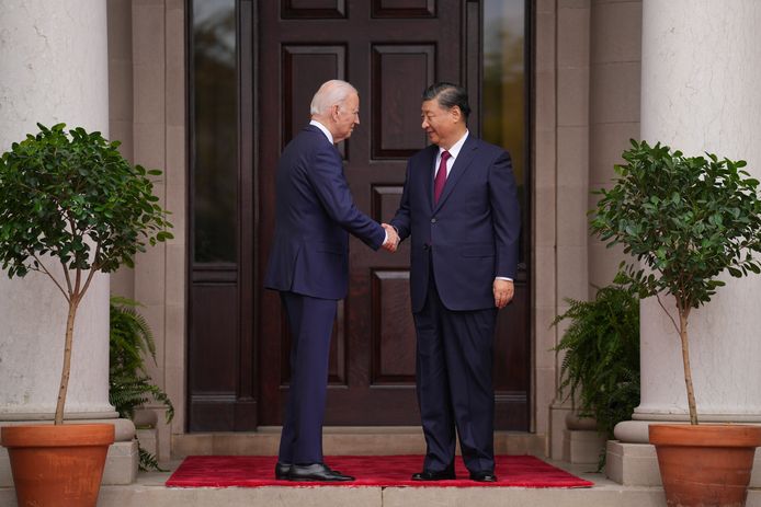 Beeld ter illustratie. President Joe Biden begroet de Chinese president Xi Jinping op het Filoli Estate in Woodside.