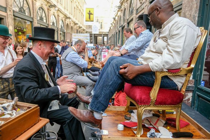 Schoenen best sale laten poetsen