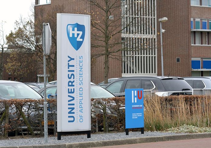 De HZ in Vlissingen. Het aantal aanmeldingen voor het nieuwe studiejaar blijft nog wat achter.