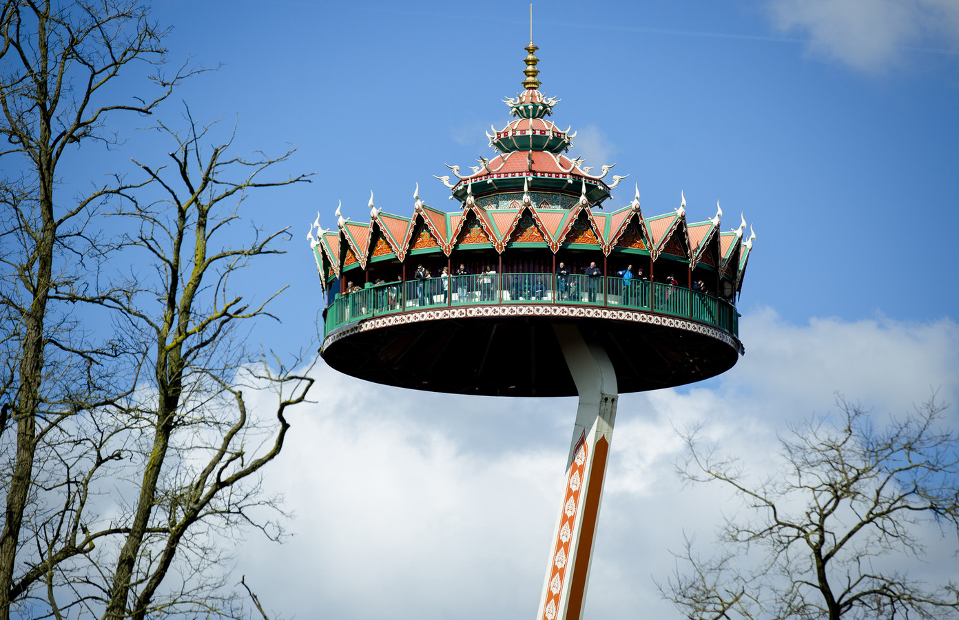 'Attractie van Efteling blijft maandenlang dicht' | Foto | pzc.nl