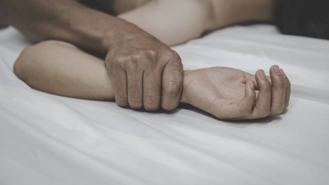 Oude zaak rond verkrachting bewusteloze vrouw loopt nog meer vertraging op: twee van de drie verdachten komen niet opdagen