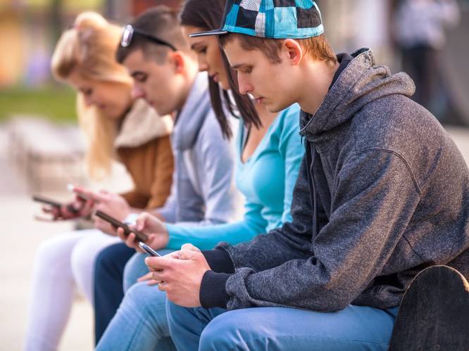 Verslaving aan smartphone zorgt voor depressie en angsten bij tieners