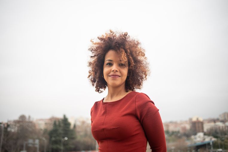 De Saharaans-Spaanse journalist Ebbaba Hameida wil aandacht voor het vergeten conflict rond de Westelijke Sahara. Beeld Cesar Dezfuli voor de Volkskrant