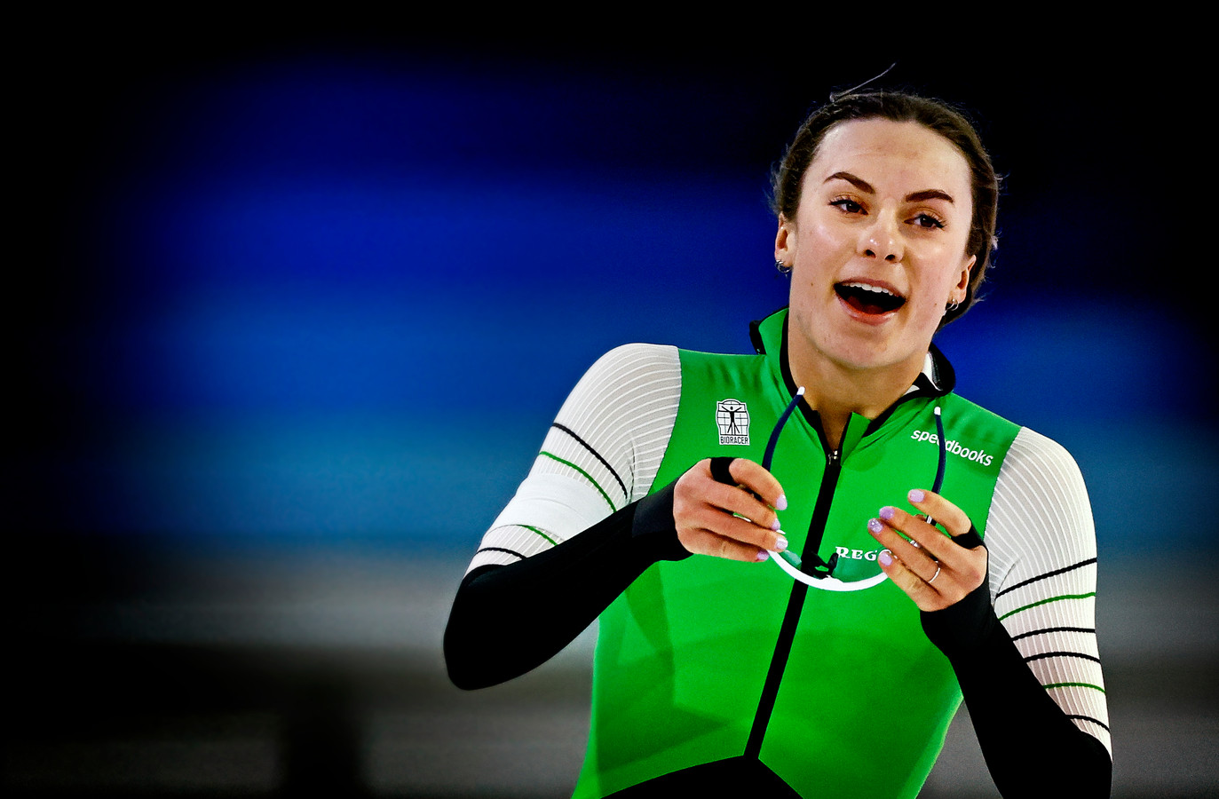 Femke Kok wint 500 meter en gaat naar de Spelen, ook Jutta Leerdam pakt