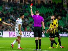 Staking, rode kaarten en veldbestormers: Vitesse te sterk voor negen man FC Groningen