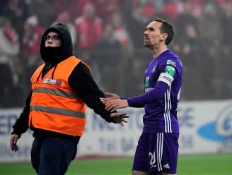 Van “een echte schande” tot “het is vijf voor twaalf”: ex-spelers Anderlecht veroordelen gedrag van paars-witte fans op Sclessin
