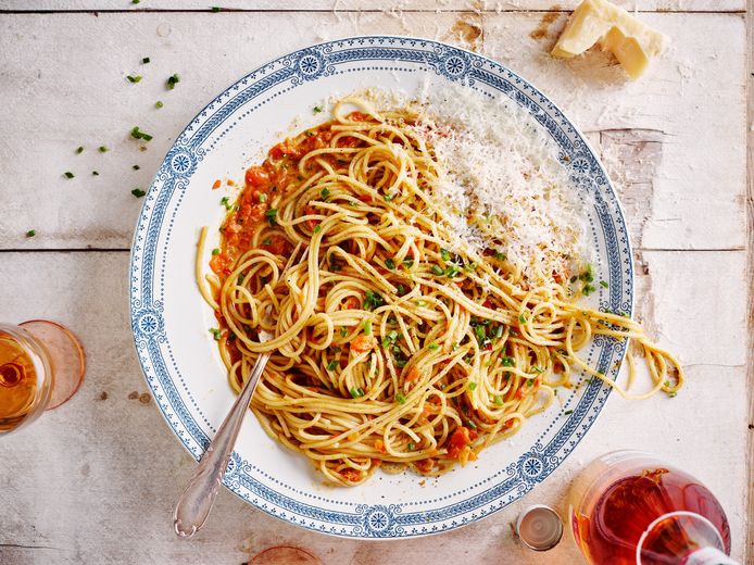 Spaghetti with tomato butter