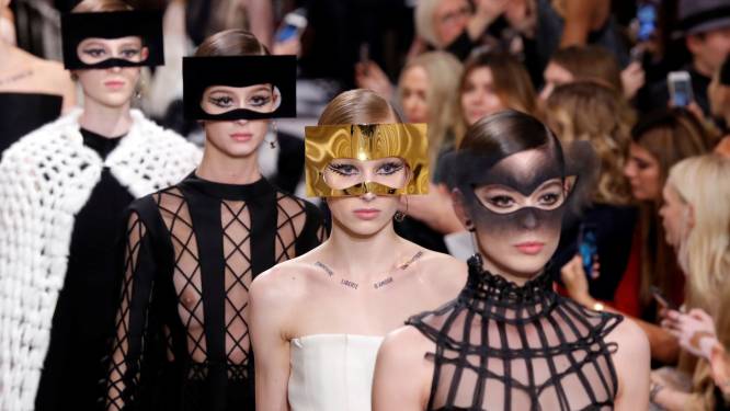 Gespot op de coutureshow van Dior: wanneer make-up kunst wordt