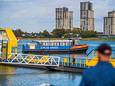 De Blue Amigo voer in april weer tussen Rozenburg en Maassluis voor langzaam verkeer, maar De Otter is uit de vaart gehaald.