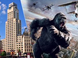 King Kong beklimt Boerentoren tijdens Antwerp On Air: “Creativiteit hangt letterlijk in de lucht”