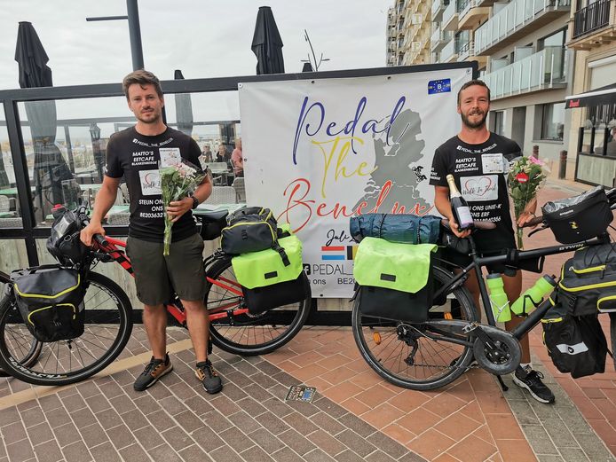 Met champagne en bloemen werden ze verwelkomd bij hun aankomst in Blankenberge.