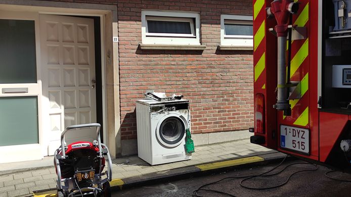 knal Pas op Picknicken Wasmachine vat vuur in berging: schade beperkt | Kortrijk | hln.be
