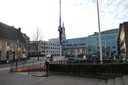 Ook de gemeente Amersfoort heeft de vlag halfstok gehangen na de tragische dag van gisteren waarop drie mensen zijn omgekomen en meerdere gewond zijn geraakt in Utrecht.