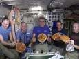 VIDEO: Zwevend pizzafeestje in het ISS