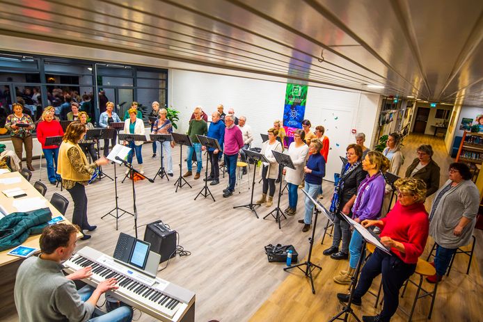 Popkoor Viventi bereidt zich voor op drie passievieringen.