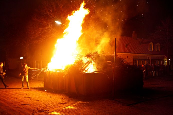 Het vreugdevuur in Nieuw-Beijerland.