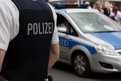 Twee doden nadat gewapende man verhindert brand in flat Stuttgart te blussen