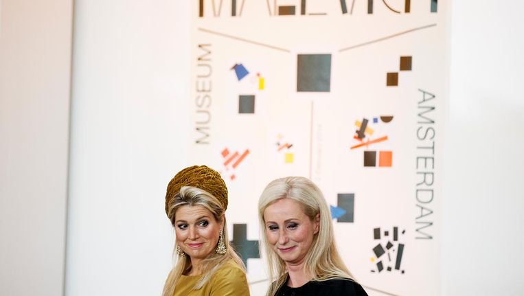 Van Gilst met koningin Maxima in 2013, tijdens de opening van een tentoonstelling in het Stedelijk Museum. Beeld anp