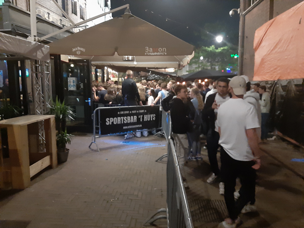 Problemen met toegangstest maken loterij van eerste uitgaansnacht