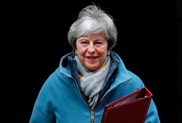 De afwijzing van het brexitakkoord was een politieke vernedering voor May. Desondanks houdt ze in grote mate vast aan haar deal.
