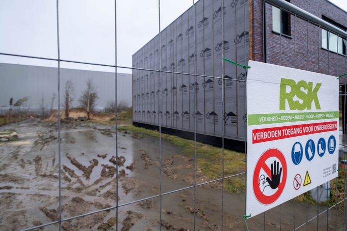 OVAM start met het afgraven van met PFOS vervuilde grond in de Pulpstraat in Blaasveld